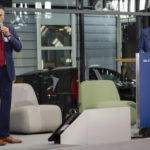 Toralf Weiße, Vorstandsvorsitzender des Netzwerk Logistik Mitteldeutschland und Hans-Peter Kemser, Werksleiter BMW Leipzig und Vorstand ACOD