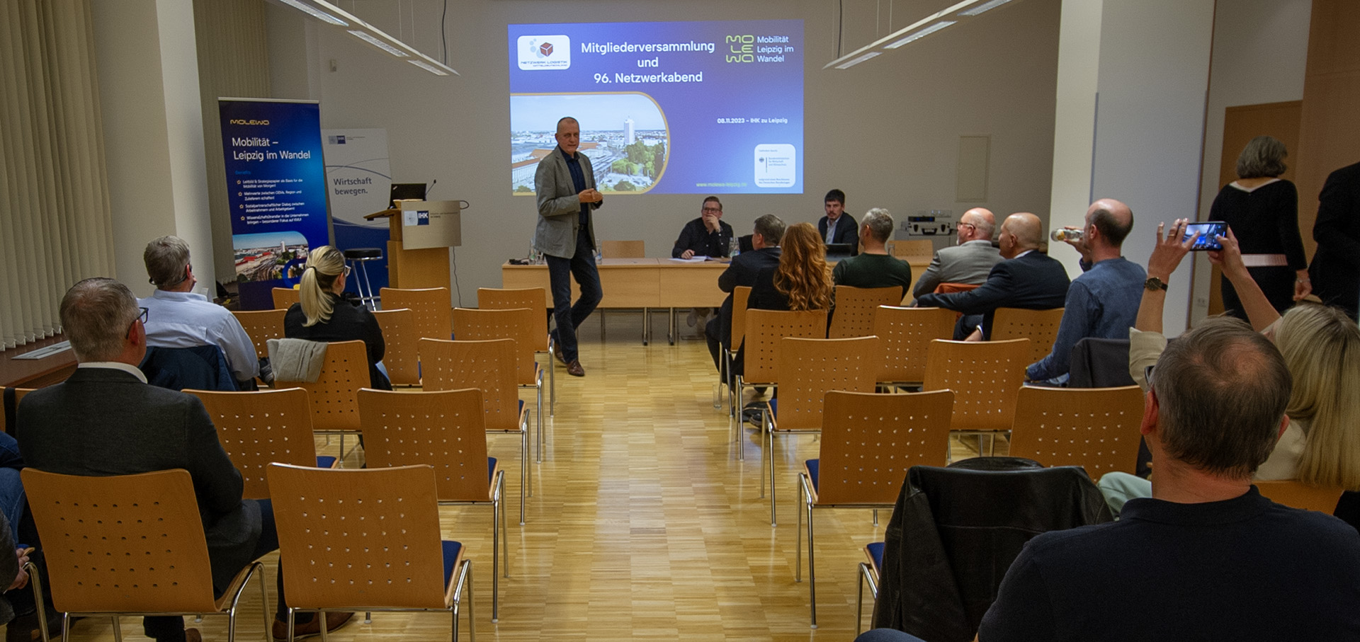 Gert Neudert eröffnet den 96. Netzwerkabend