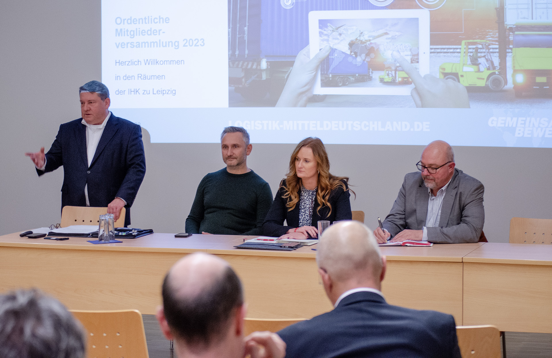 Der stellvertretende Vorsitzende Dierk Näther eröffnet die Mitgliederversammlung