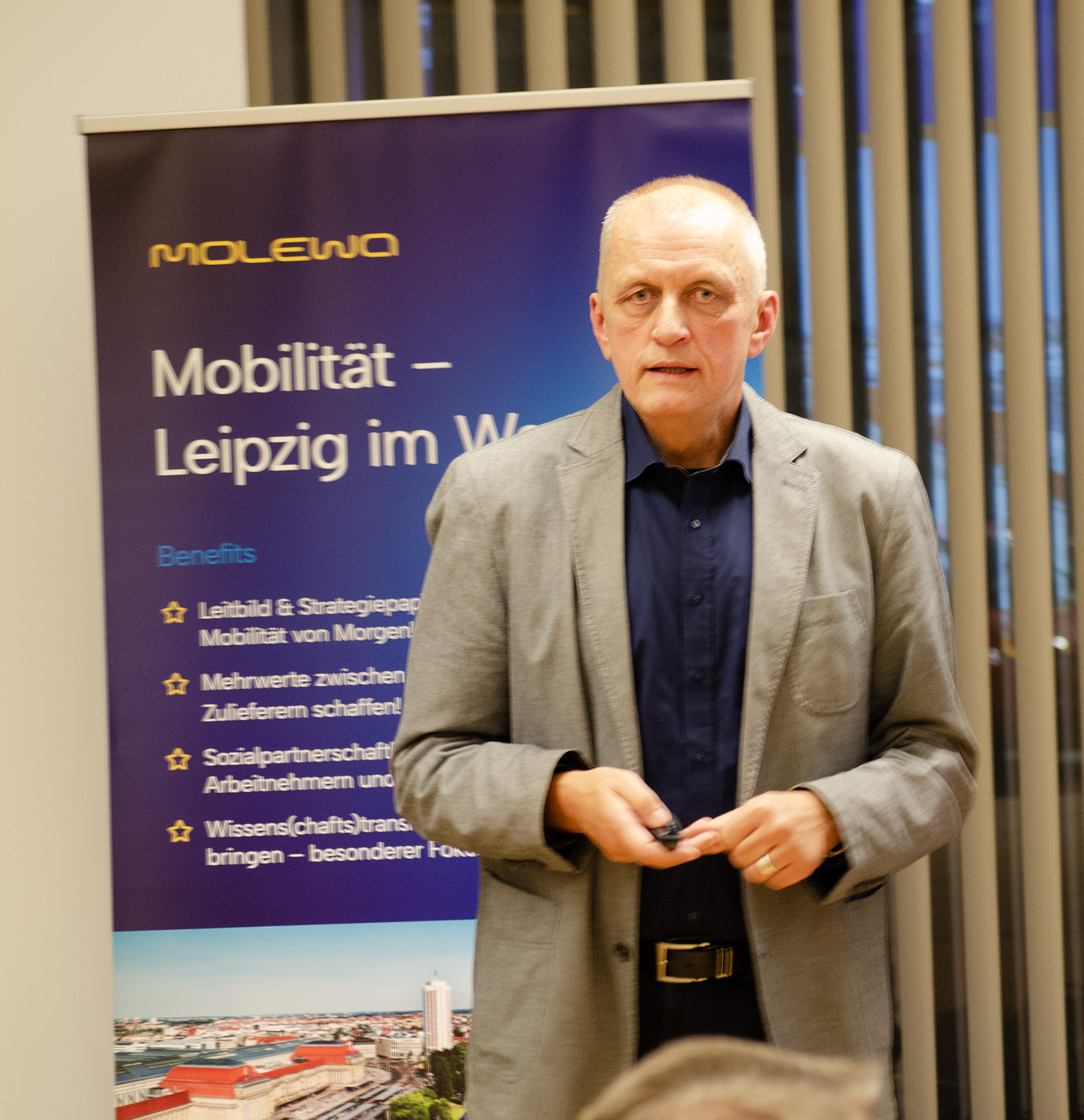 Gerd Neudert, Geschäftsführer des Cluster IT Mitteldeutschland eröffnet den 96. Netzwerkabend – Vortstellung der aktuellen Tätigkeitsphase des Projektes MOLEWA (Mobilität Leipzig im Wandel)