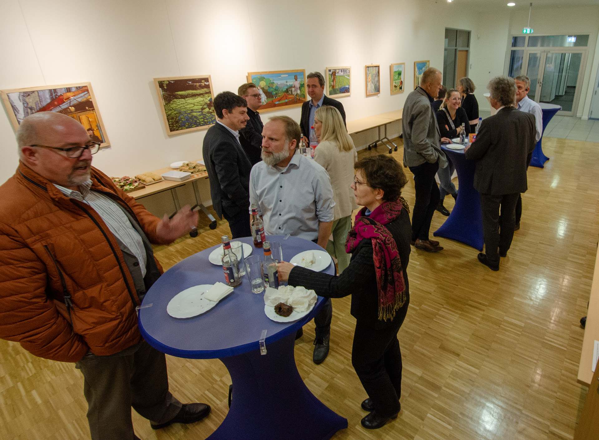 Netzwerkeln nach der Mitgliederversammlung und dem 96. Netzwerkabend in der IHK zu Leipzig